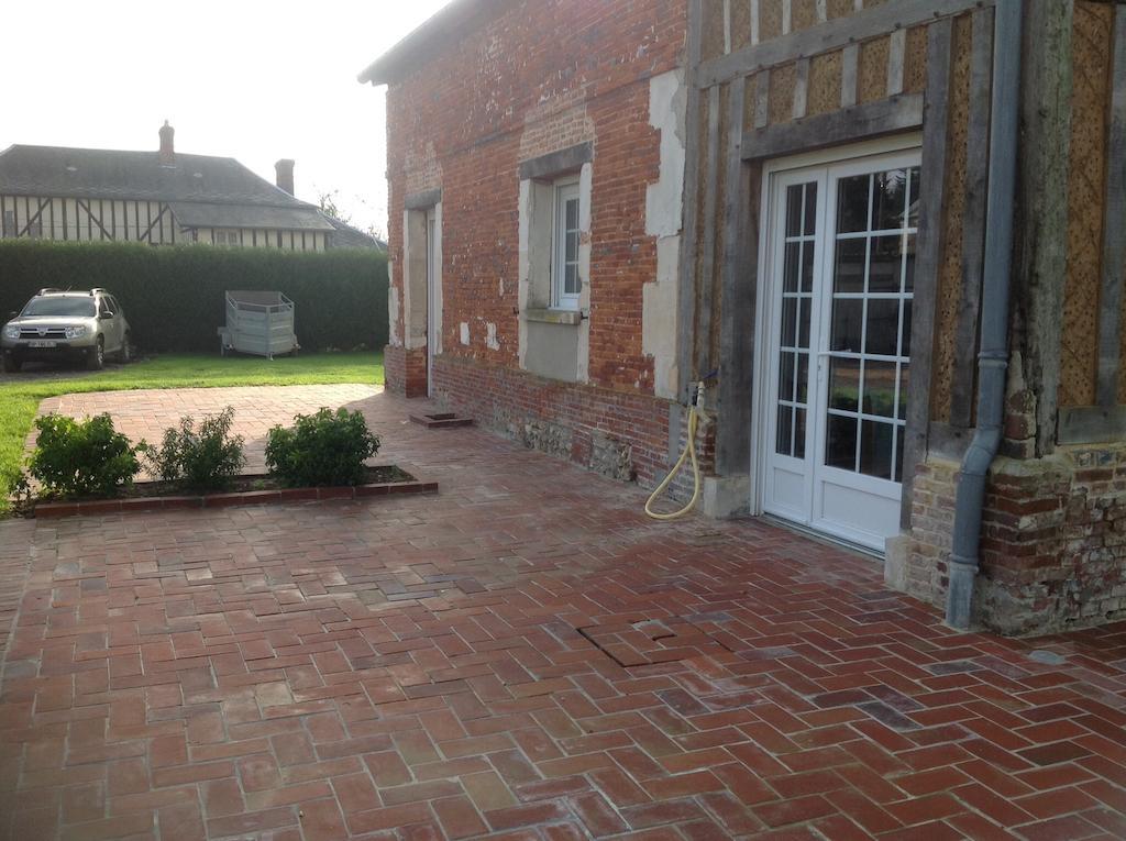 Le Saint Aubin- Maison D Hotes Dans Ce Monastere Du 16 Siecle Amfreville-la-Campagne Bagian luar foto