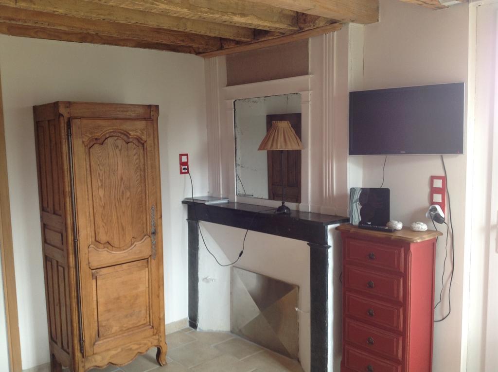 Le Saint Aubin- Maison D Hotes Dans Ce Monastere Du 16 Siecle Amfreville-la-Campagne Bagian luar foto